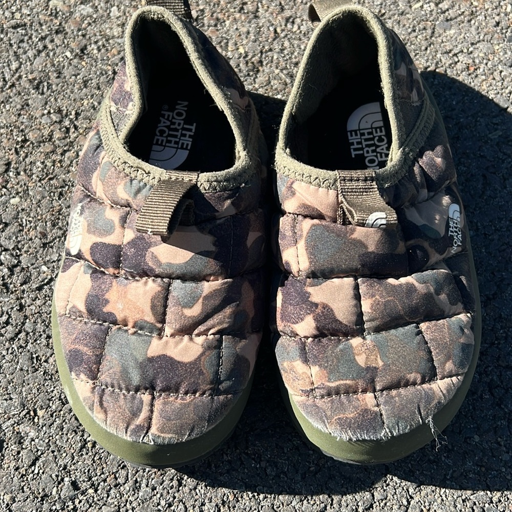 North face slipper